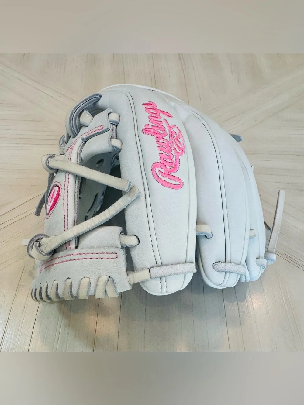 Rawlings Liberty Advanced 11.75” Fastpitch Softball Glove White/Pink RLA715SB-2W